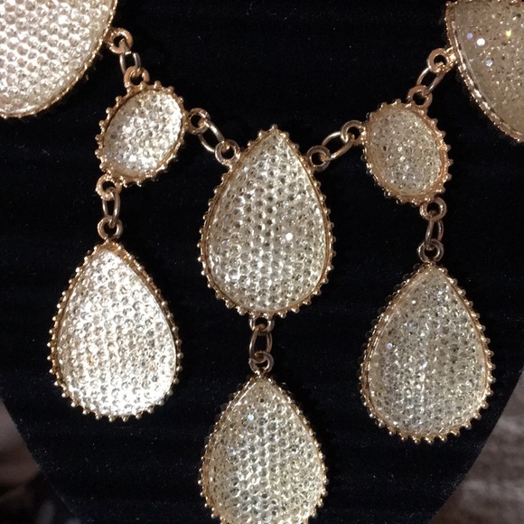 Statement Jewel Necklace - Picture 2 of 3